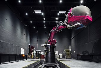 Der CyberMotion-Simulator (CMS) in Aktion.
Der CyberMotion-Simulator (CMS) in Aktion.
