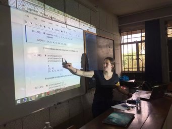 Das Symposium erwies sich als eine echte Lernerfahrung auf beiden Seiten. Das Symposium erwies sich als eine echte Lernerfahrung auf beiden Seiten.