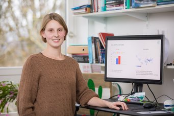With the CaCTüS programme, Franziska Bröker is contributing to equal opportunities, while at the same time writing her PhD thesis. With the CaCTüS programme, Franziska Bröker is contributing to equal opportunities, while at the same time writing her PhD thesis.