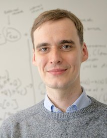 Eric Schulz leitet die interdisziplinäre Max-Planck-Forschungsgruppe "Computational Principles of Intelligence“ am MPI für biologische Kybernetik in Tübingen und nutzt kognitive Psychologie um Künstliche Intelligenzen zu erforschen.. Eric Schulz leitet die interdisziplinäre Max-Planck-Forschungsgruppe "Computational Principles of Intelligence“ am MPI für biologische Kybernetik in Tübingen und nutzt kognitive Psychologie um Künstliche Intelligenzen zu erforschen.