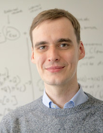 Eric Schulz leitet die interdisziplinäre Max-Planck-Forschungsgruppe "Computational Principles of Intelligence“ am MPI für biologische Kybernetik in Tübingen und nutzt kognitive Psychologie um Künstliche Intelligenzen zu erforschen.