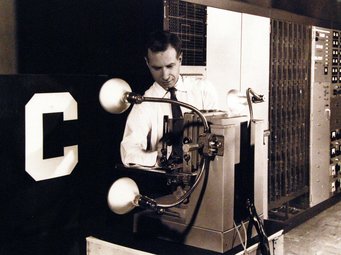 Arbeiten am Perzeptron, um den Buchstaben C zu erkennen Arbeiten am Perzeptron, um den Buchstaben C zu erkennen