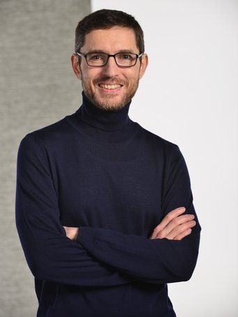 Pascal Fries wird am Max-Planck-Institut für biologische Kybernetik Erkenntnisse seiner bisherigen Forschung auf den Menschen übertragen, was Möglichkeiten für therapeutische Anwendungen schaffen soll. Pascal Fries wird am Max-Planck-Institut für biologische Kybernetik Erkenntnisse seiner bisherigen Forschung auf den Menschen übertragen, was Möglichkeiten für therapeutische Anwendungen schaffen soll.