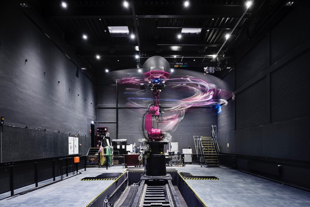 Der CyberMotion-Simulator in Bewegung