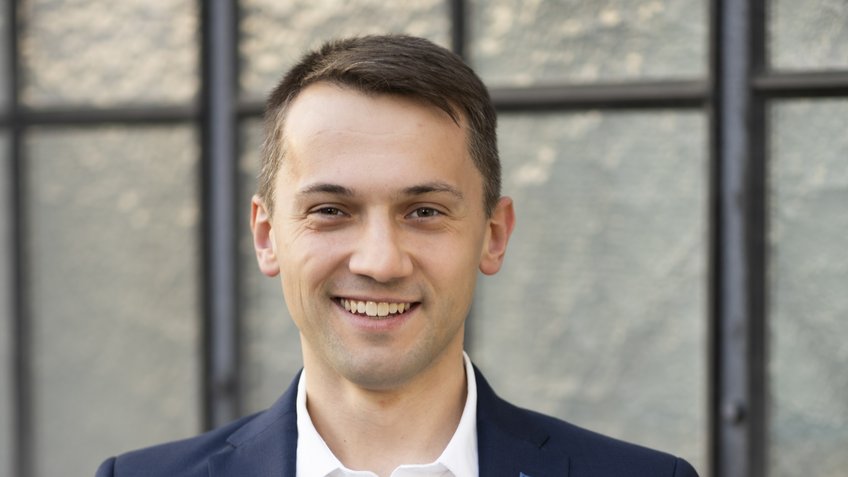 Dr. Felix Glang bei der Verleihung des KlarText-Preises in Heidelberg Portrait von Felix Glang