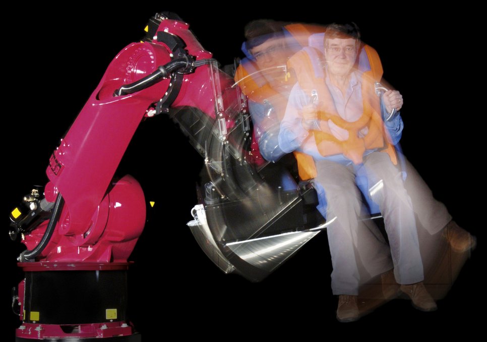 At the man-machine interface: Heinrich H. Bülthoff and his team use a helicopter simulator to investigate how flying can be simplified through automation.