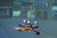 Quadrokopter on tour: In der Wissenschaft bezeichnet man die etwa 40 Zentimeter großen, fliegenden Roboter als Unmanned Aerial Vehicles - UAVs